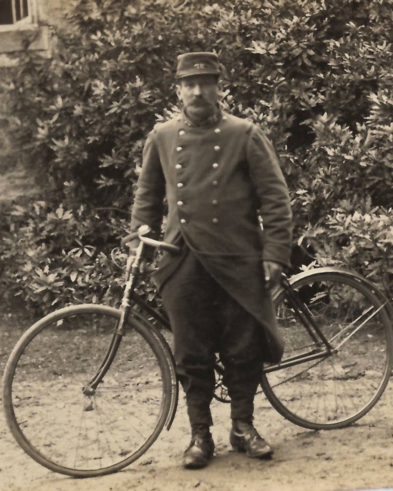 Le soldat Guihard, du 75e RIT, photographié à Montfort-sur-Meu le 18 avril 1915.
